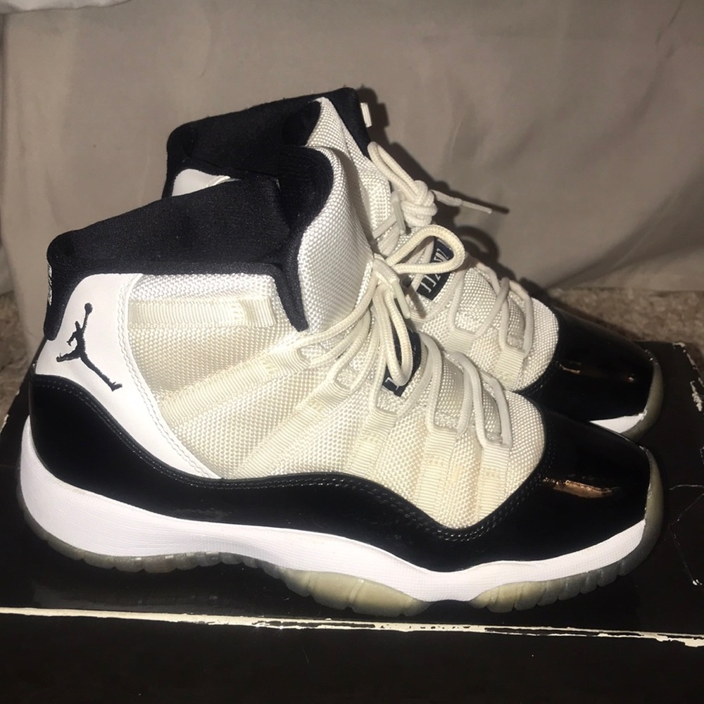 Air Jordan 11 Concord (2011)